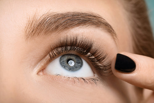 How To Curl Lashes: Five Pro Tips