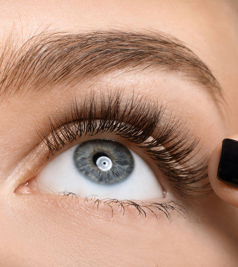 How To Curl Lashes: Five Pro Tips